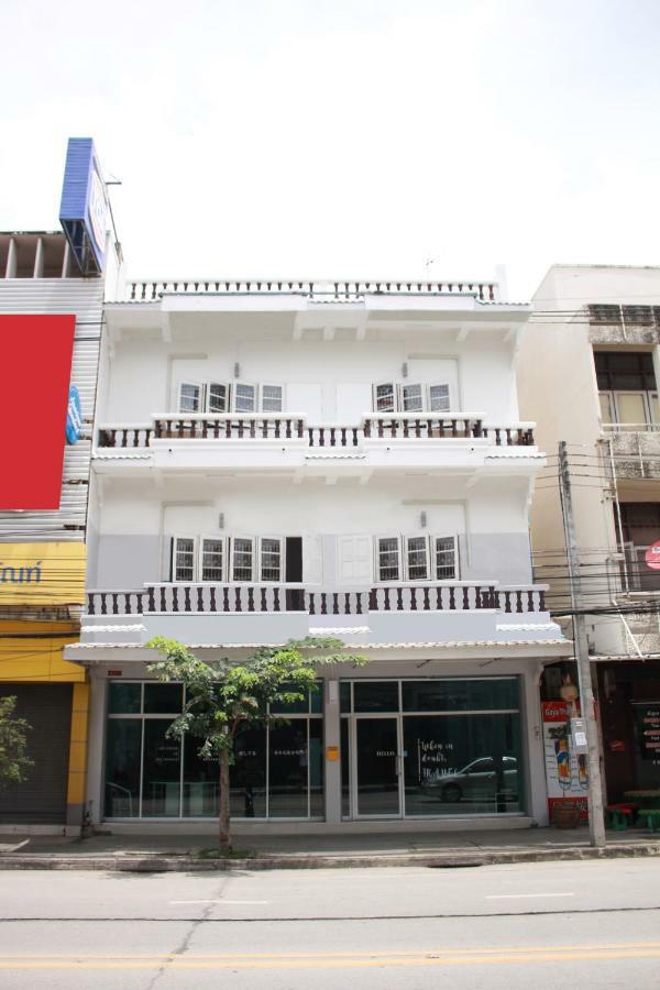 Sook Hostel (Adults Only) Chiang Mai Exterior photo